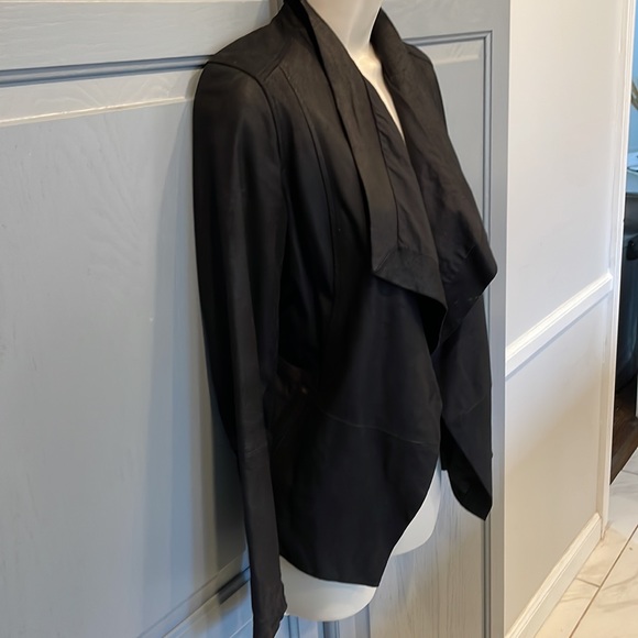 Vince black fitted leather blazer/jacket with hidden zipper pockets - Picture 2 of 9